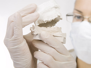 Knochenaufbau zur Vorbereitung der Implantologie
