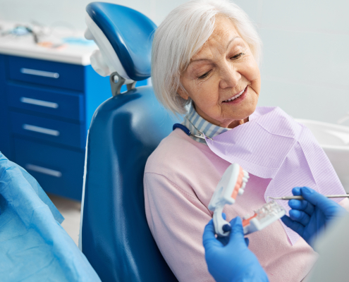 Nervlateralisation wird Patientin erklärt